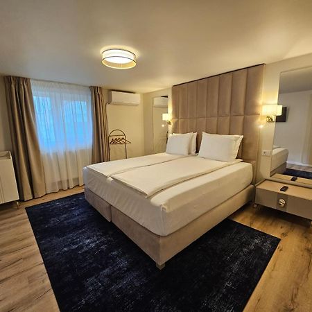 Hotel Queen Râmnicu Vâlcea Eksteriør billede
