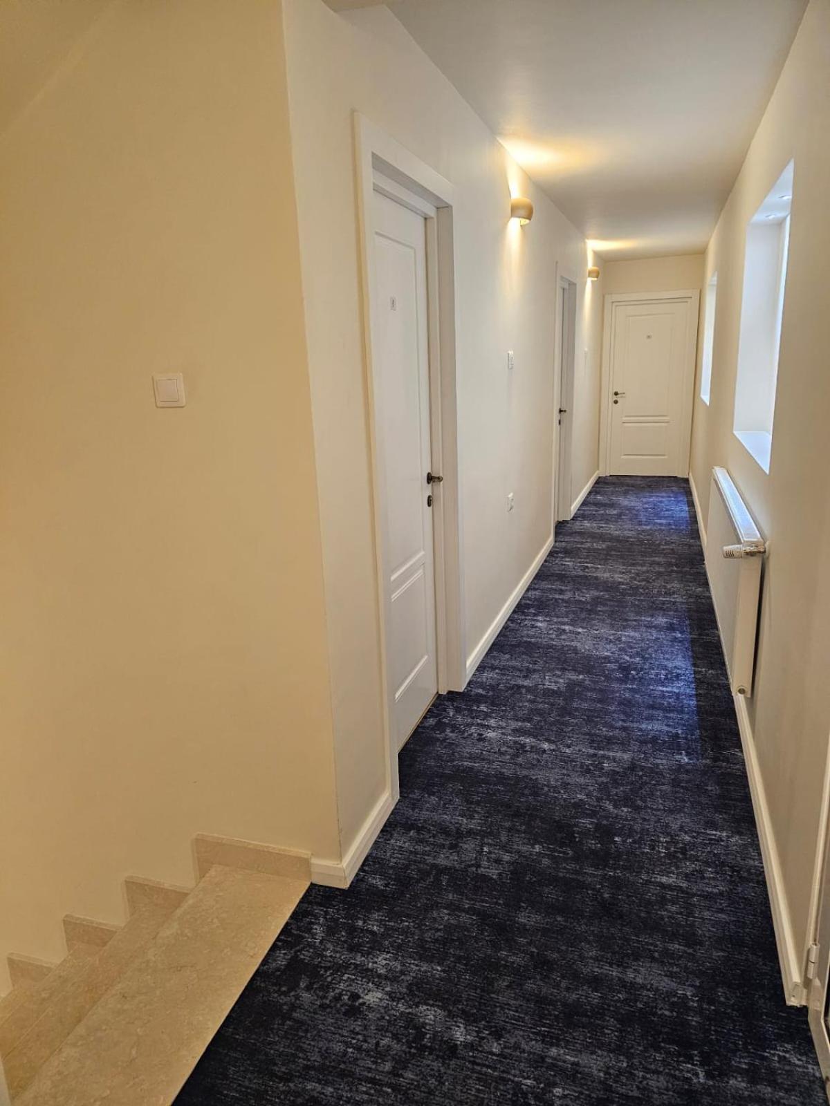 Hotel Queen Râmnicu Vâlcea Eksteriør billede